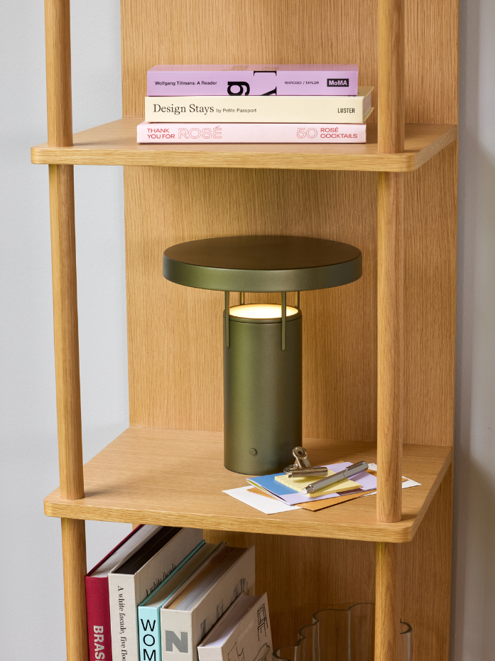 Lampe portable en acrylique et fer BRINGME