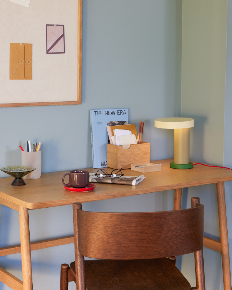 Lampe de table en fer et polycarbonate MAGIC