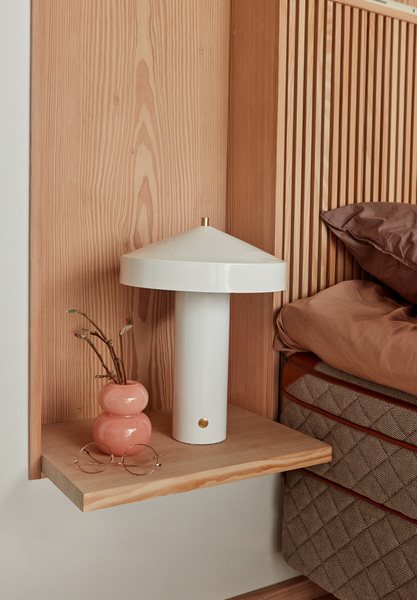 Lampe en métal avec abat-jour