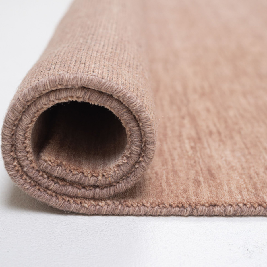 Tapis UNI en laine vierge tissé à la main agréable au toucher