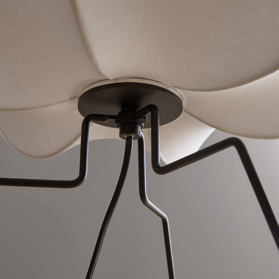 Lampe de sol en métal fer et résine, Oï 