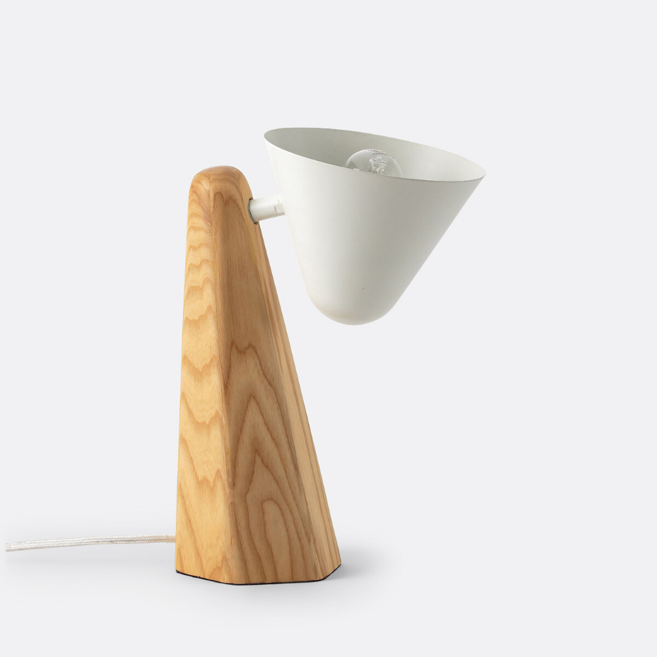 Lampe à poser frêne et métal fer, Cotapi