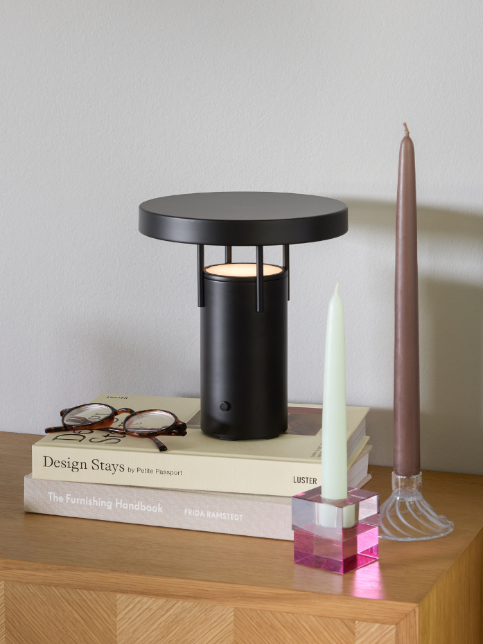 Lampe portable en acrylique et fer BRINGME