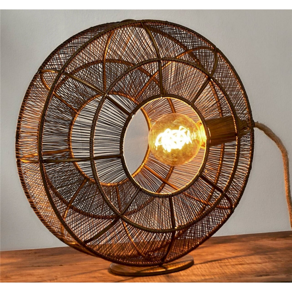 Lampe de table en métal forme ronde finition  vieilli