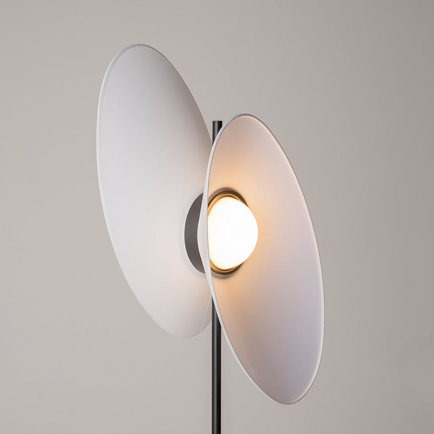 Lampadaire salon design – abat-jour blancs orientables JUNO