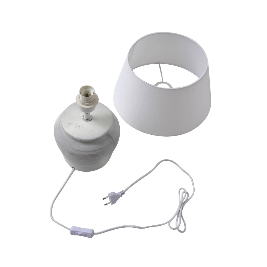 Lampe à poser en textile traditionnelle