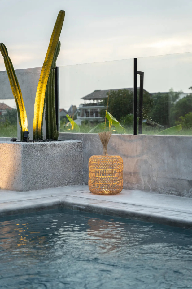 Lampadaire en rotin DUMPLING