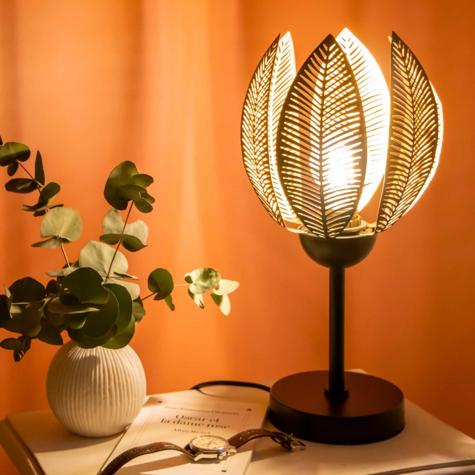 Lampe à poser en métal perforé, VESCA