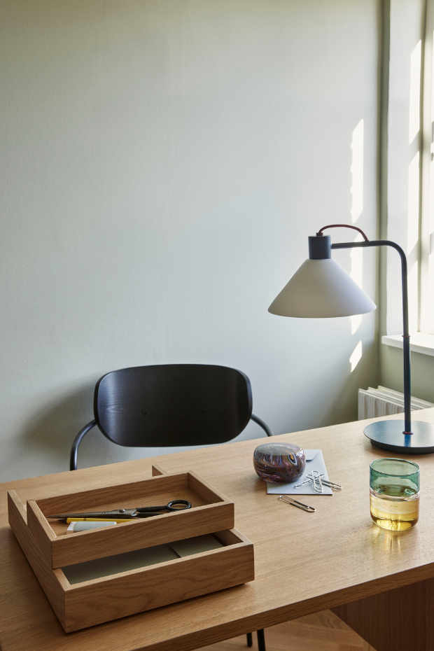 Lampe de table en fer et verre SPOT
