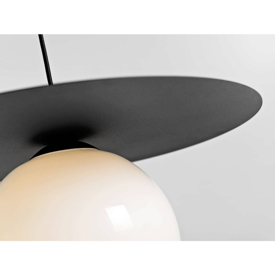 Suspension en acier Skiva ball