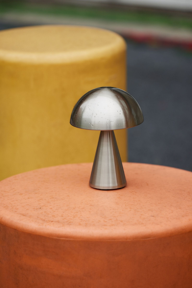 Lampe portable en fer et polycarbonate MUSH