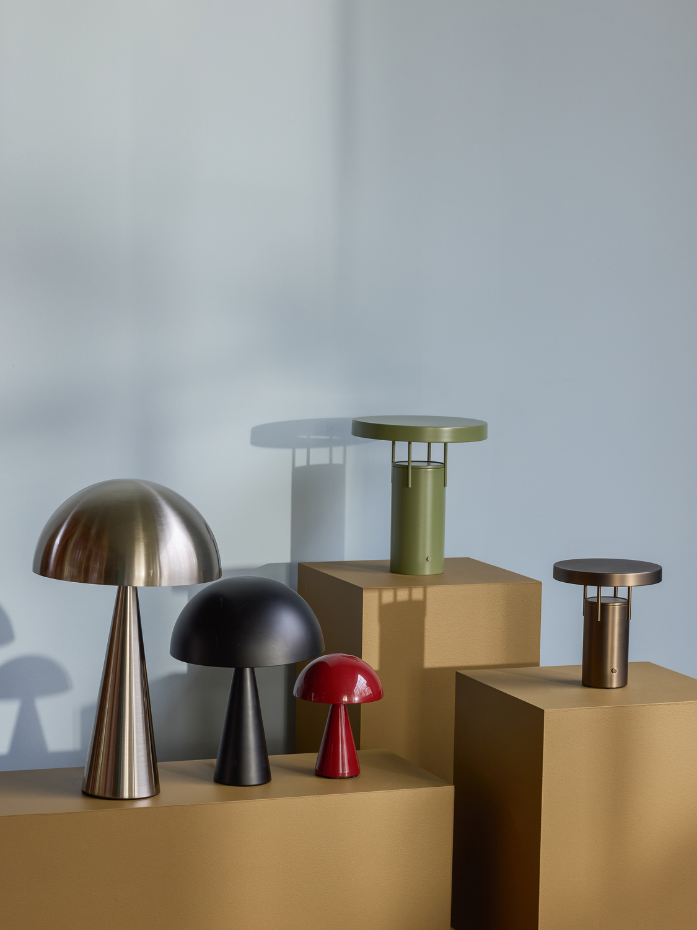 Lampe portable en acrylique et fer BRINGME