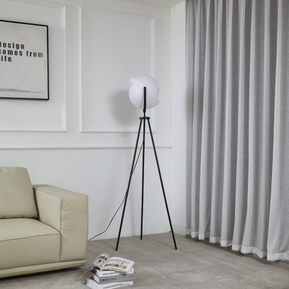 Lampadaire  scandinave, Helva