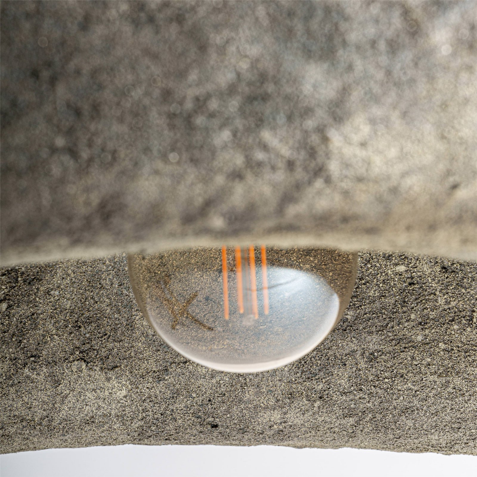 Lustre contemporain en ciment et jute