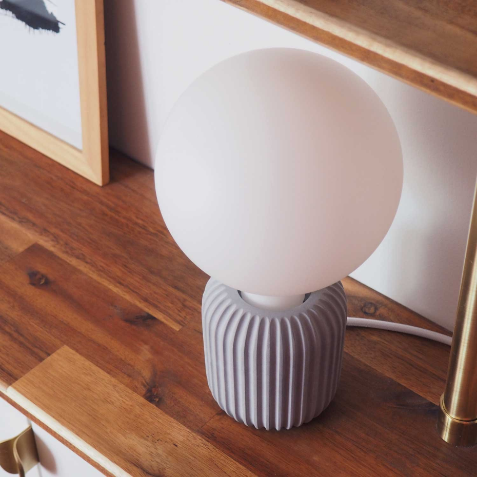 Lampe à poser béton - FROUFROU