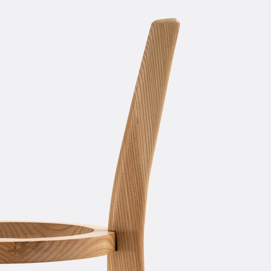 Porte-manteau en frêne, Buisseau