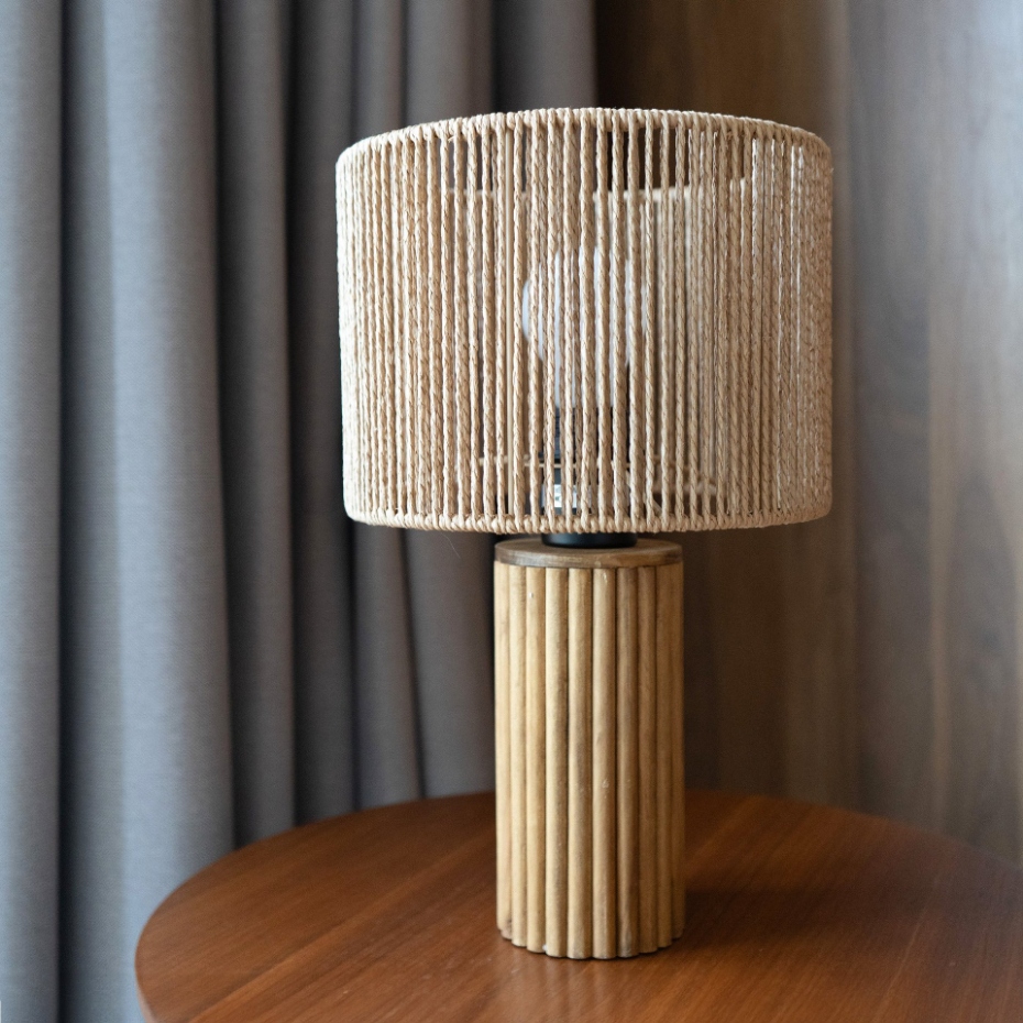 Lampe en papier de corde et socle en rondin de - MIRA