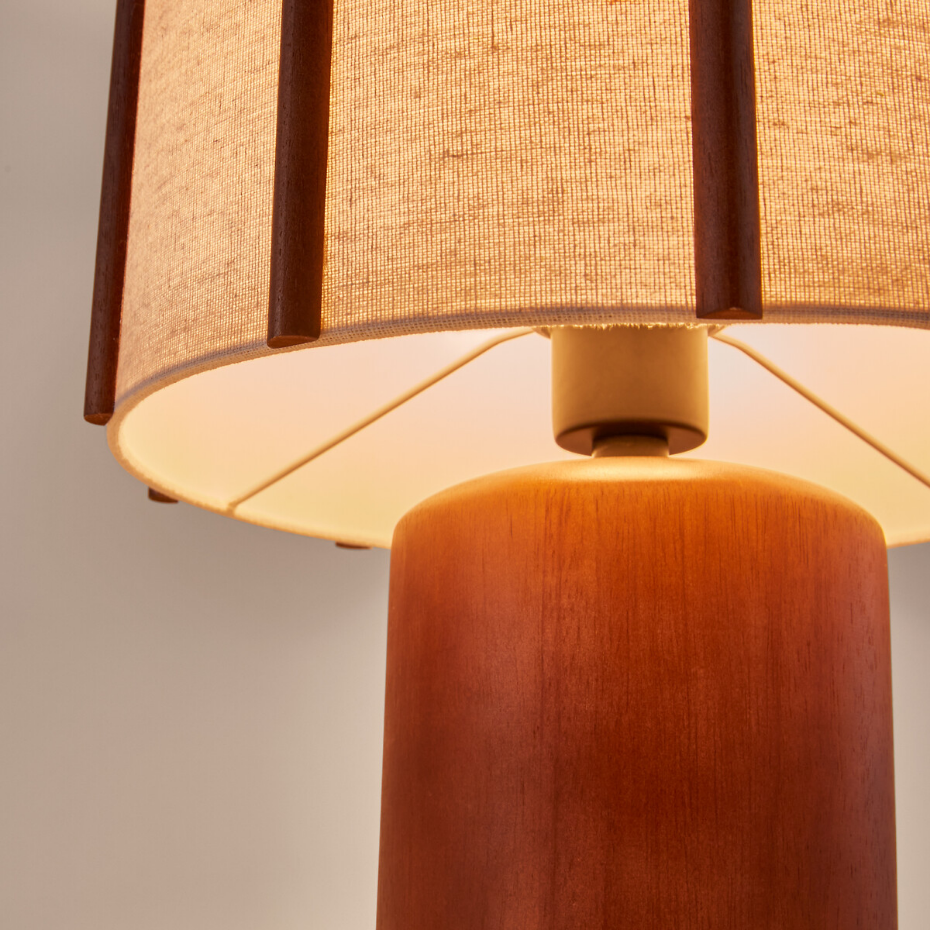 Lampe à poser en hévéa et lin, Vintela