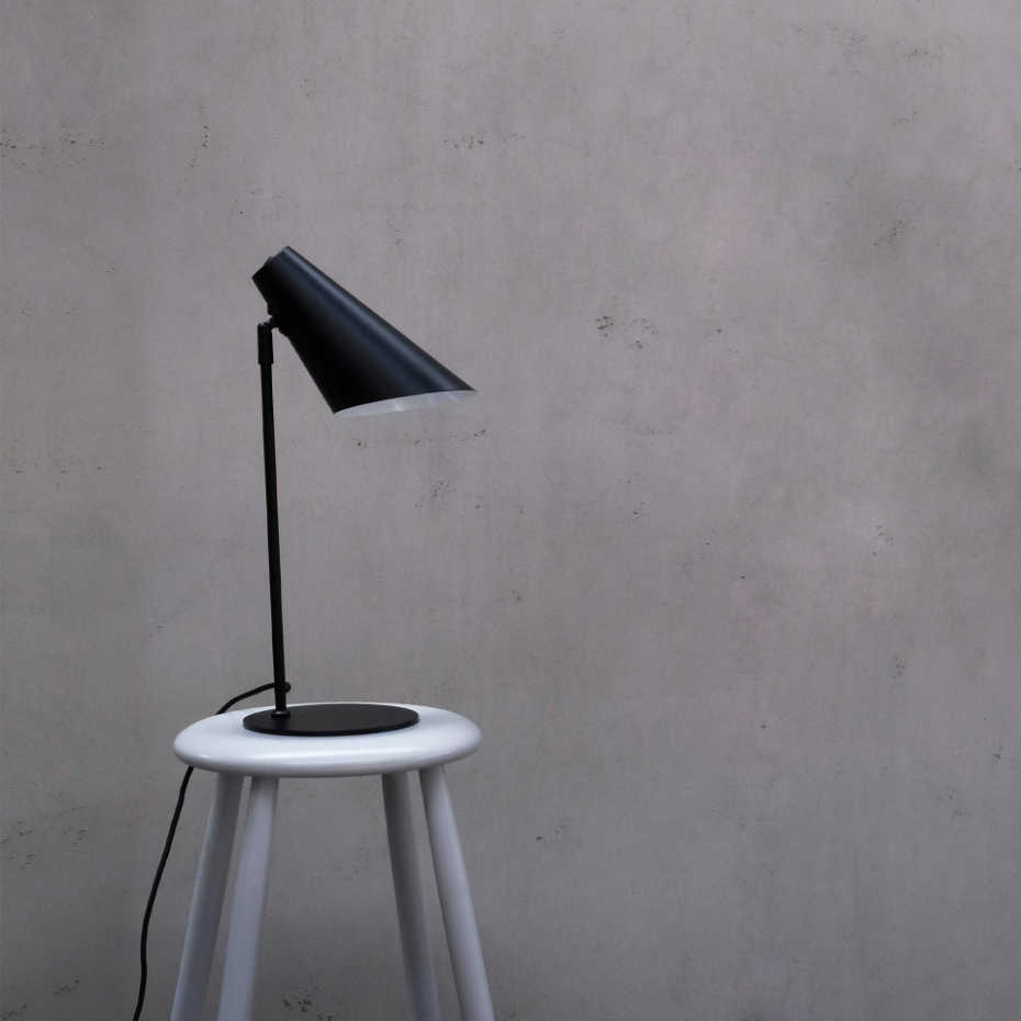 Lampe à poser en métal Cale