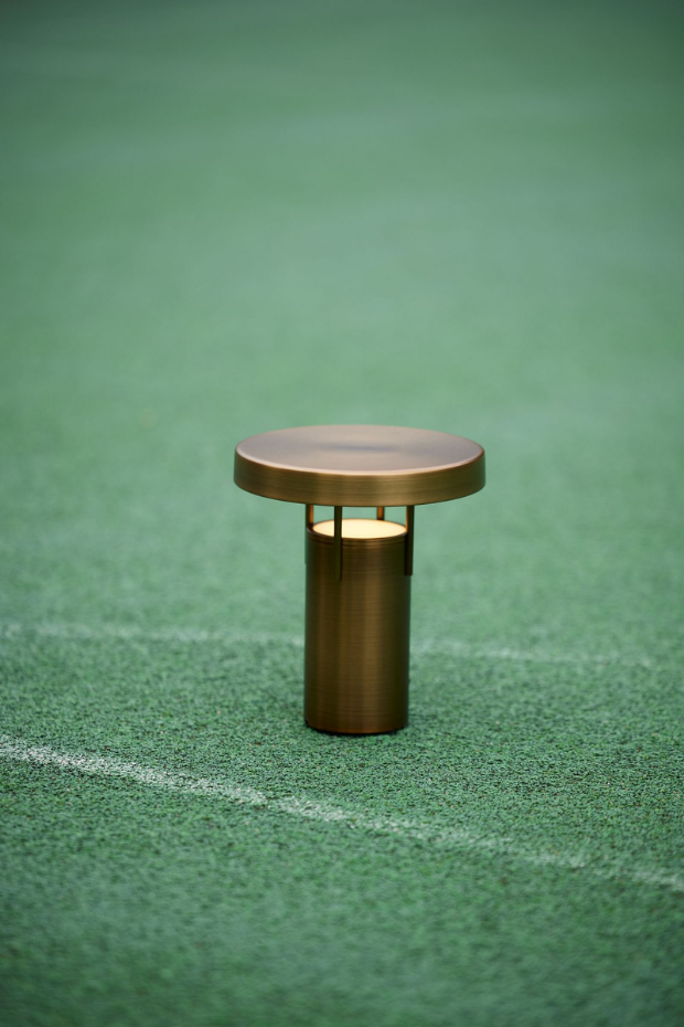 Lampe portable en acrylique et fer BRINGME
