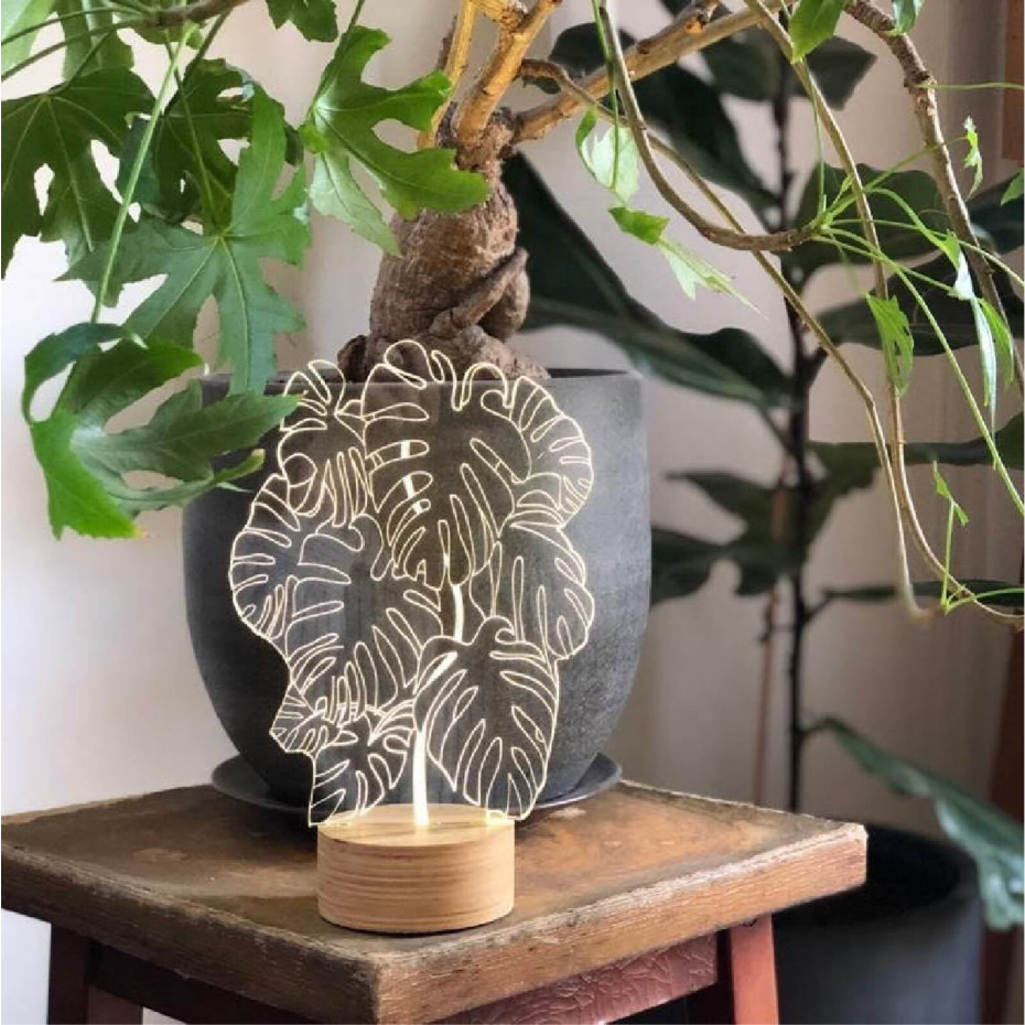 Lampe de salon en verre motif monstera By Bulbing