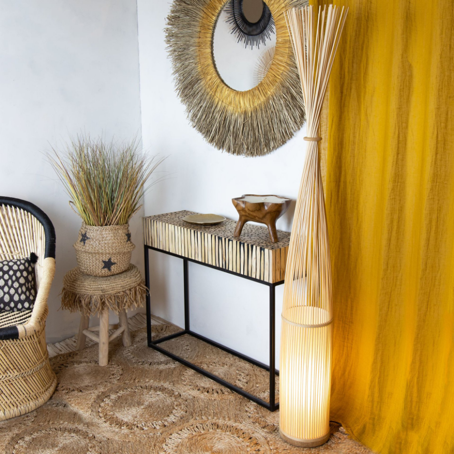 Lampadaire en bambou tressé