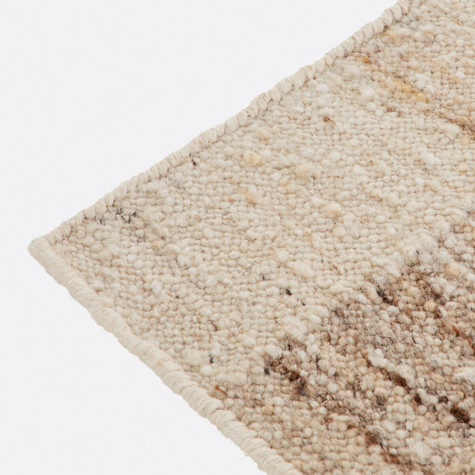 Tapis en laine tissé plat, Laoka