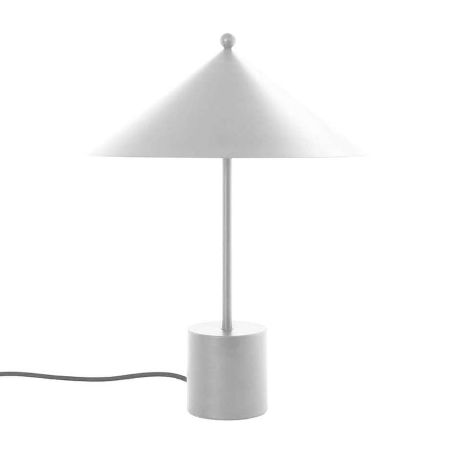 Lampe en métal avec abat-jour