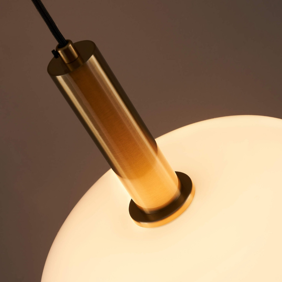 Suspension élégante à verre opalin – ZINNIA