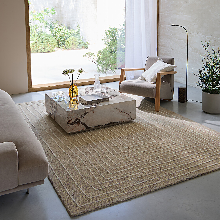Tapis tufté main, en laine brodée, Ikar