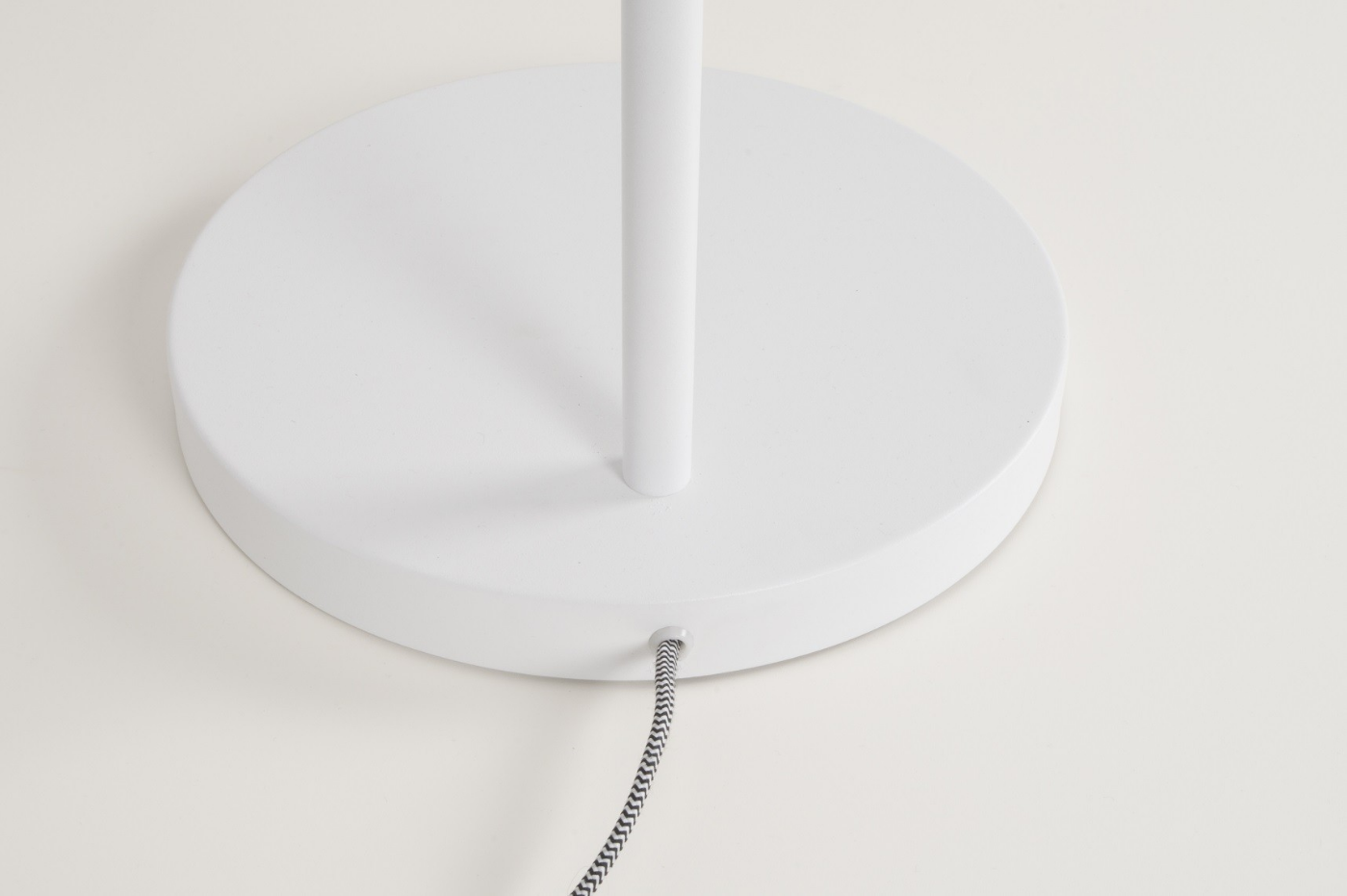 Lampadaire design en métal industriel, BUCKLE HEAD