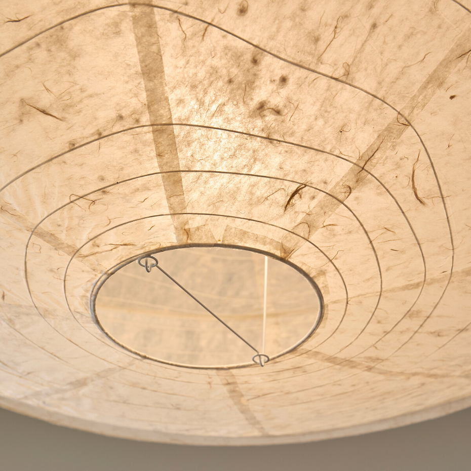 Suspension en papier texturé, diamètre 91 cm, NASSAH