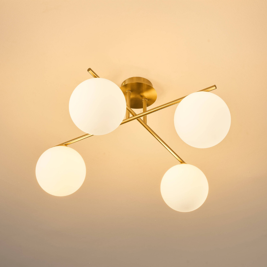 Plafonnier doré 4 globes opale - MILANOA