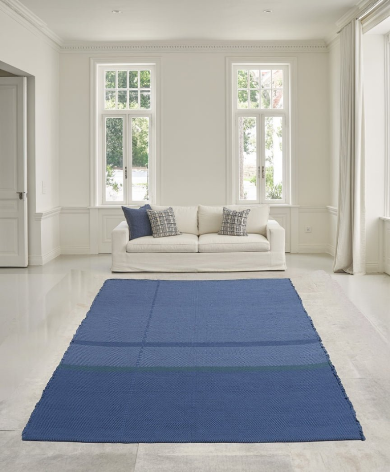 Tapis en fibres recyclées tissé à la main LEONOR
