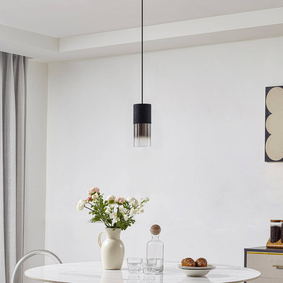 Suspension en verre moderne, Svante