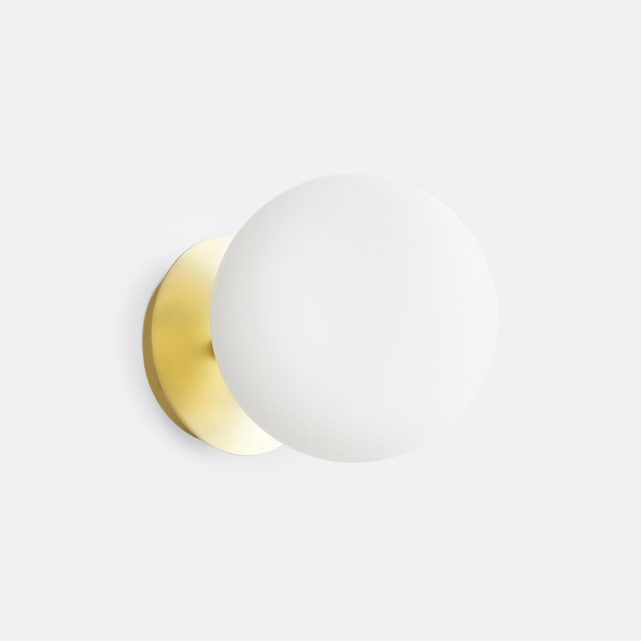 Applique ou plafonnier, en laiton et verre opaline, MORICIO