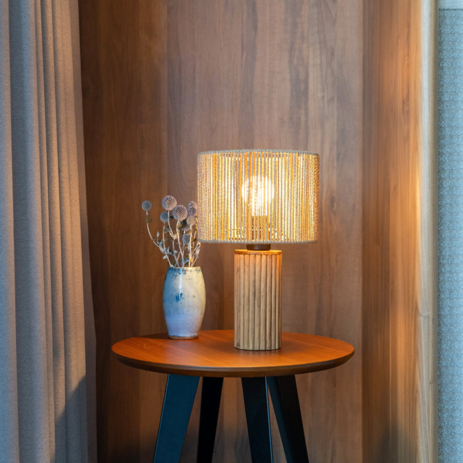 Lampe en papier de corde et socle en rondin de - MIRA