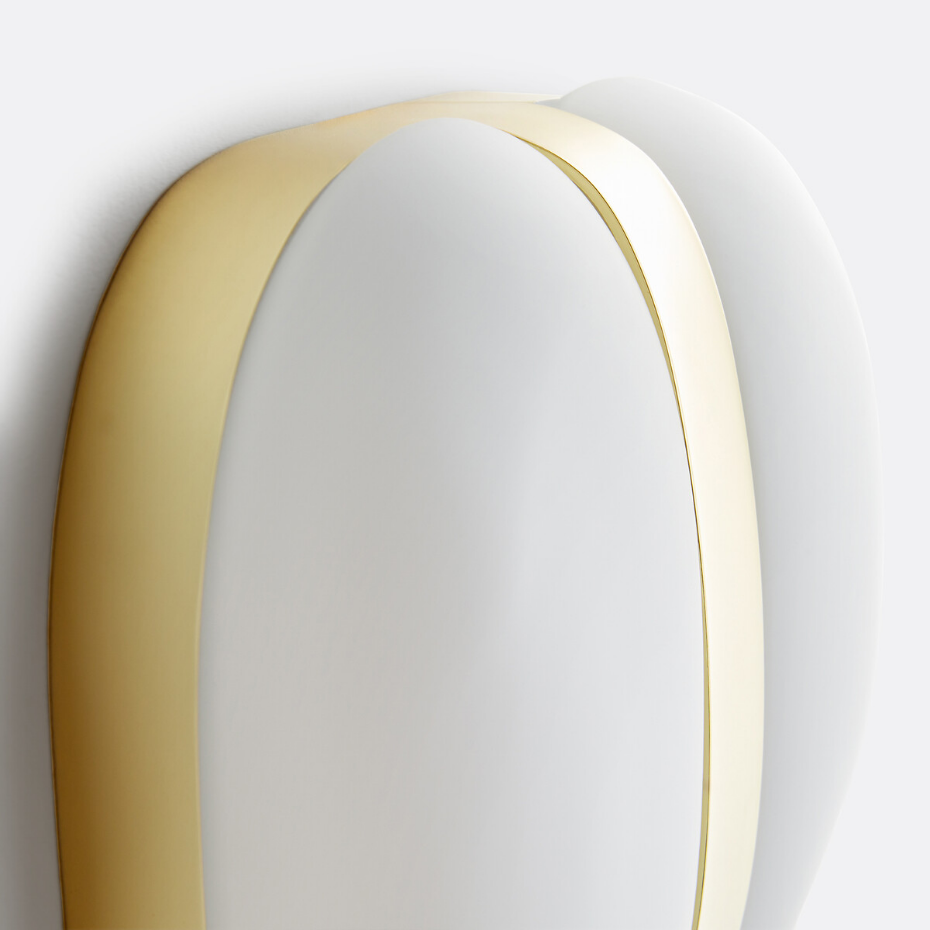 Applique laiton et verre opaline, Sitira