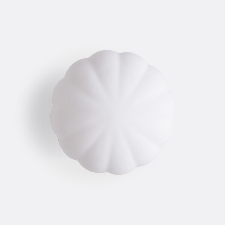 Applique ou plafonnier, en laiton et verre opaline, AMIA