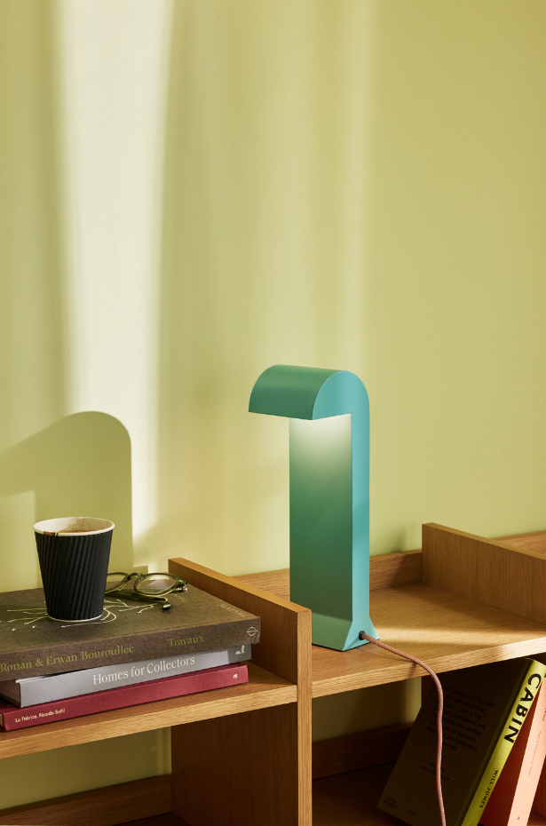 Lampe de table en fer et polycarbonate SOOTHE
