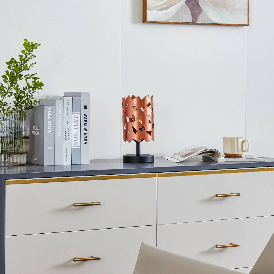 Lampe à poser en métal moderne, Aeloria