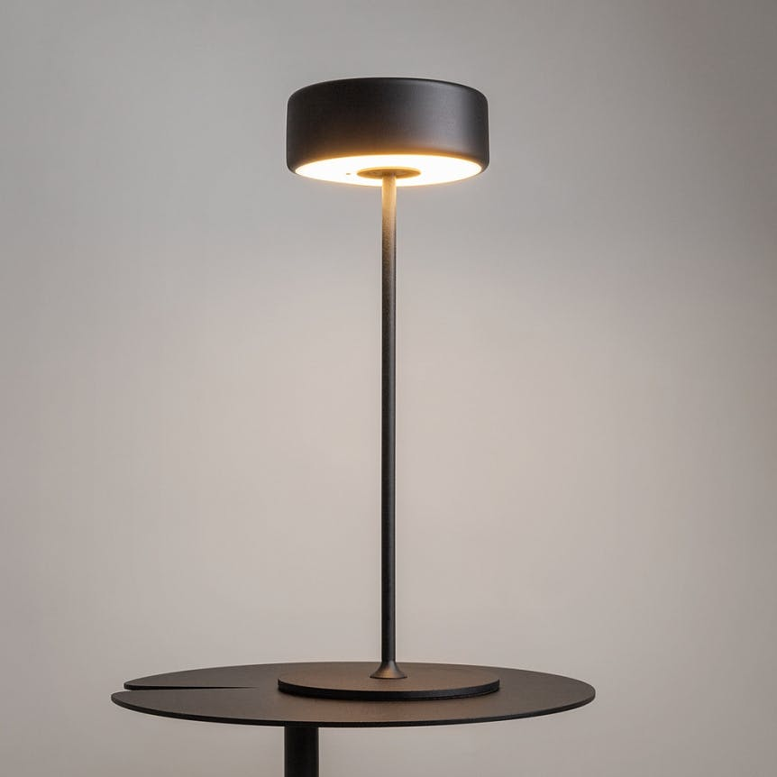 Lampe de table rechargeable en métal ALMA