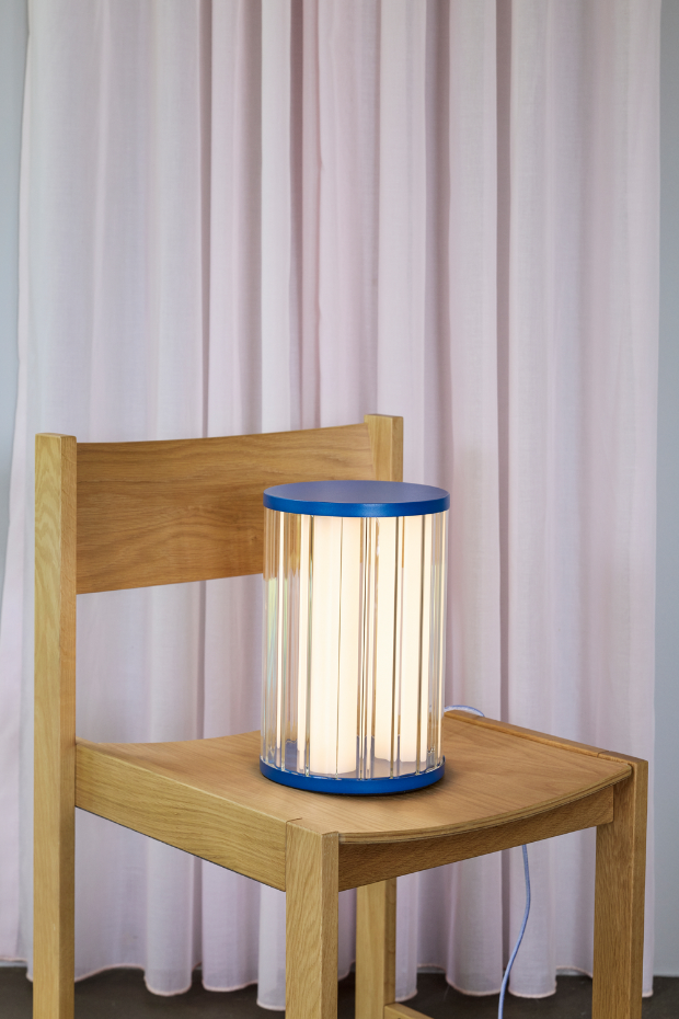 Lampe de table en fer et verre ARU