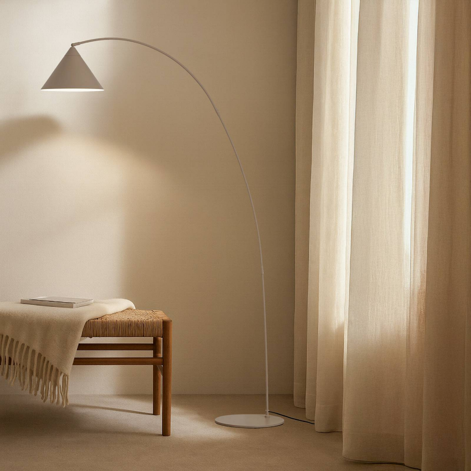 Lampadaire en métal moderne, Triangolo