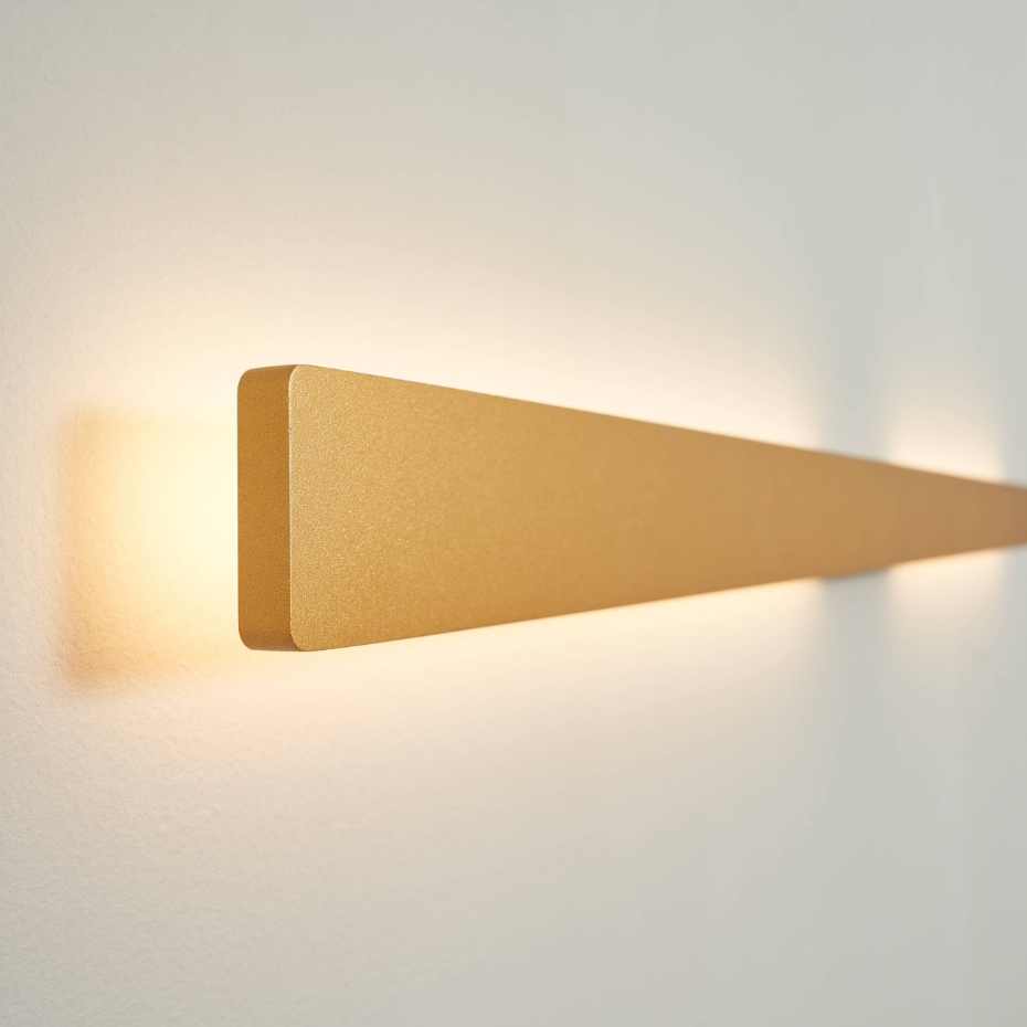 Applique LED dorée minimaliste - SAMBAI