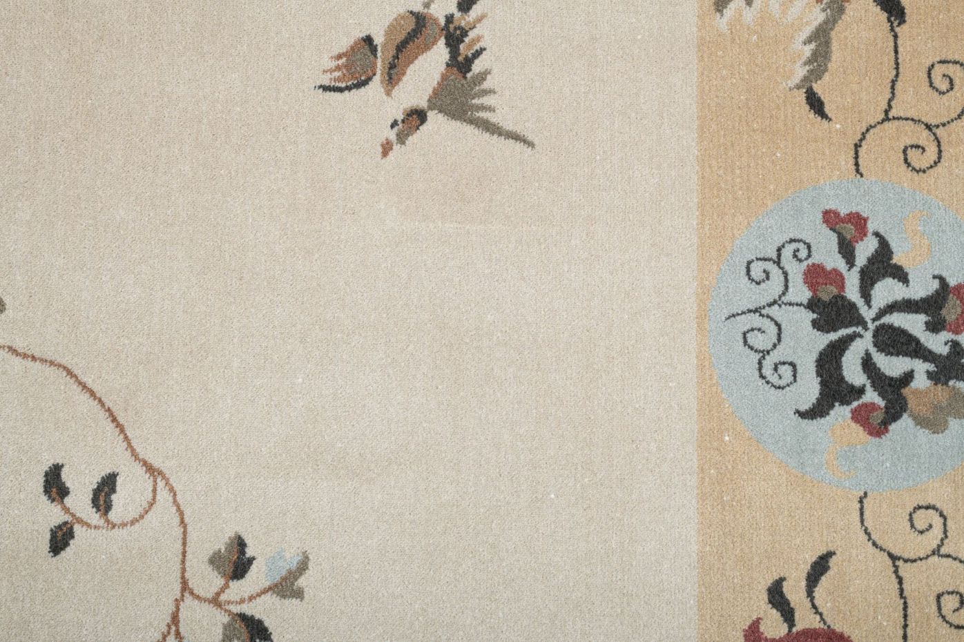 Tapis tissé avec bordure et motif floral avec effet brillant - Cherina