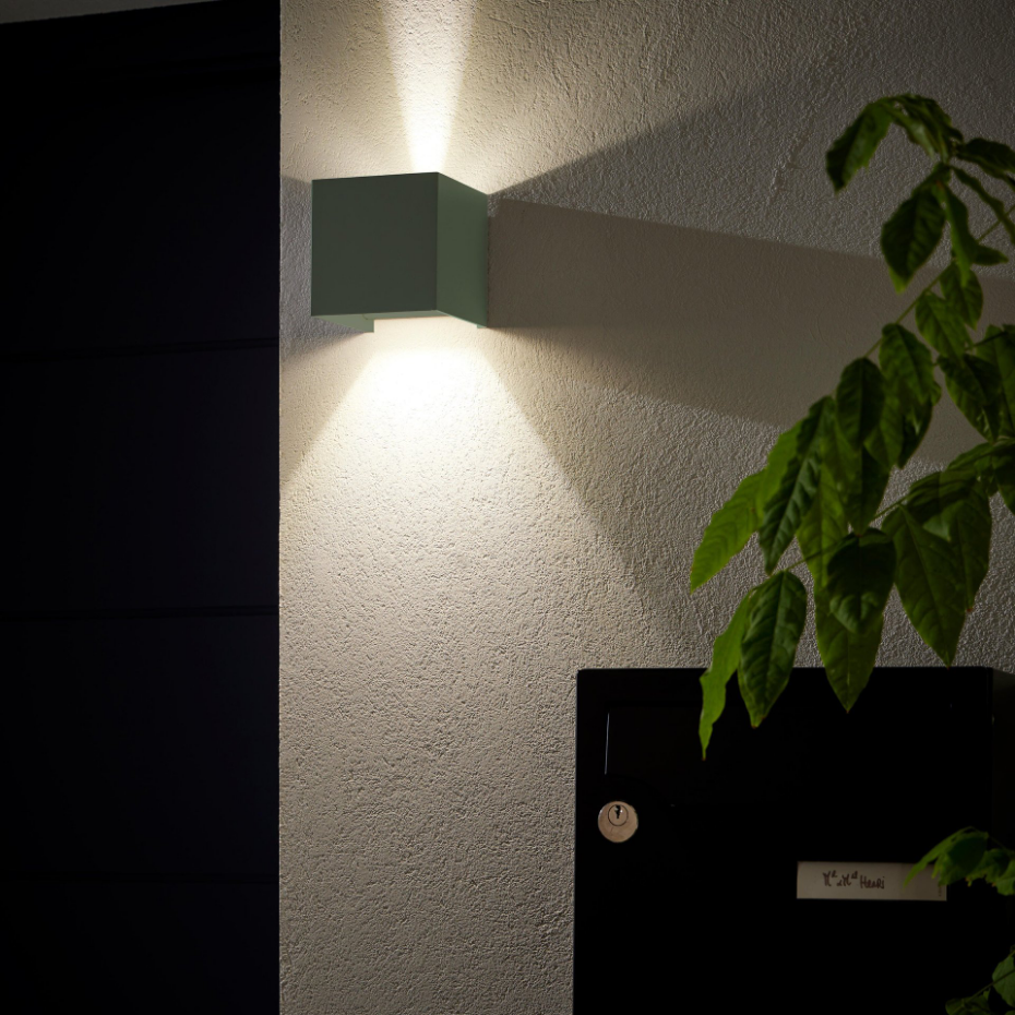 Applique LED en métal jeux de lumières, ROXBURY