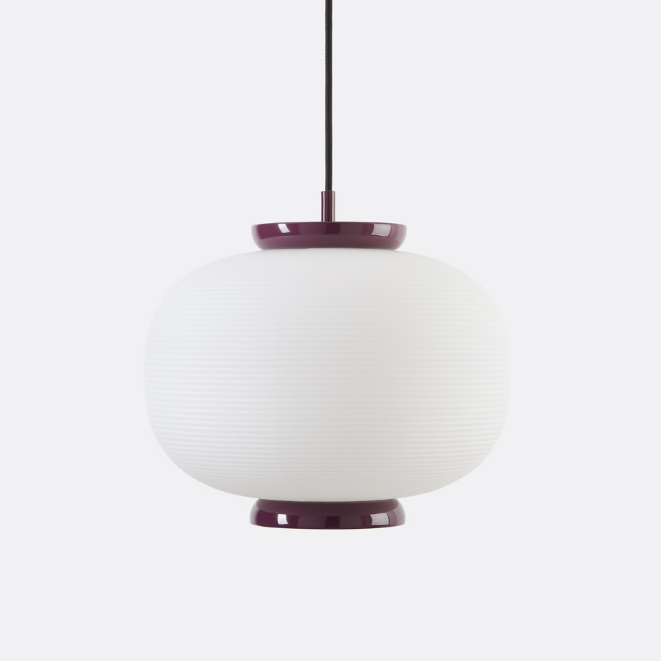 Suspension en verre opaline rainuré et métal fer, diamètre 33 cm, TILAN