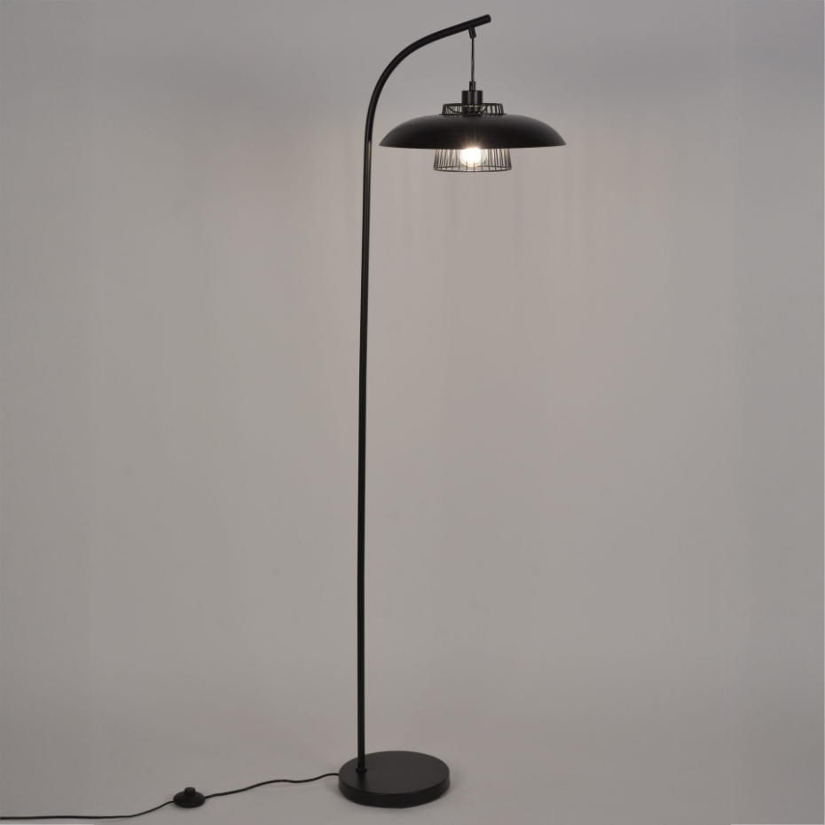 Lampadaire en acier, SITIO