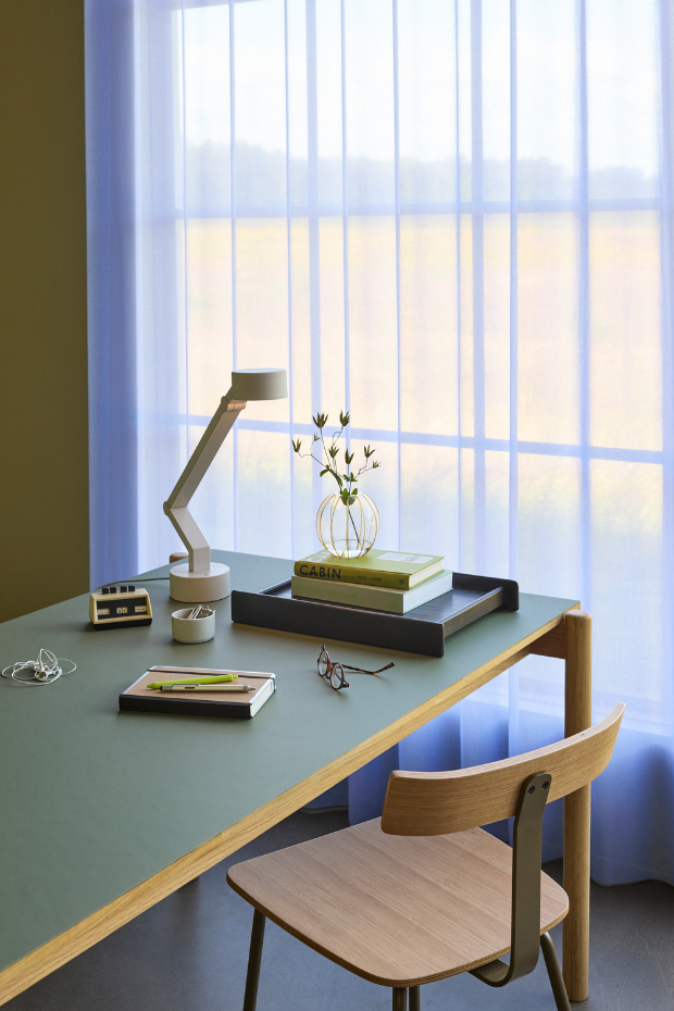 Lampe de table en fer et polycarbonate VERVE